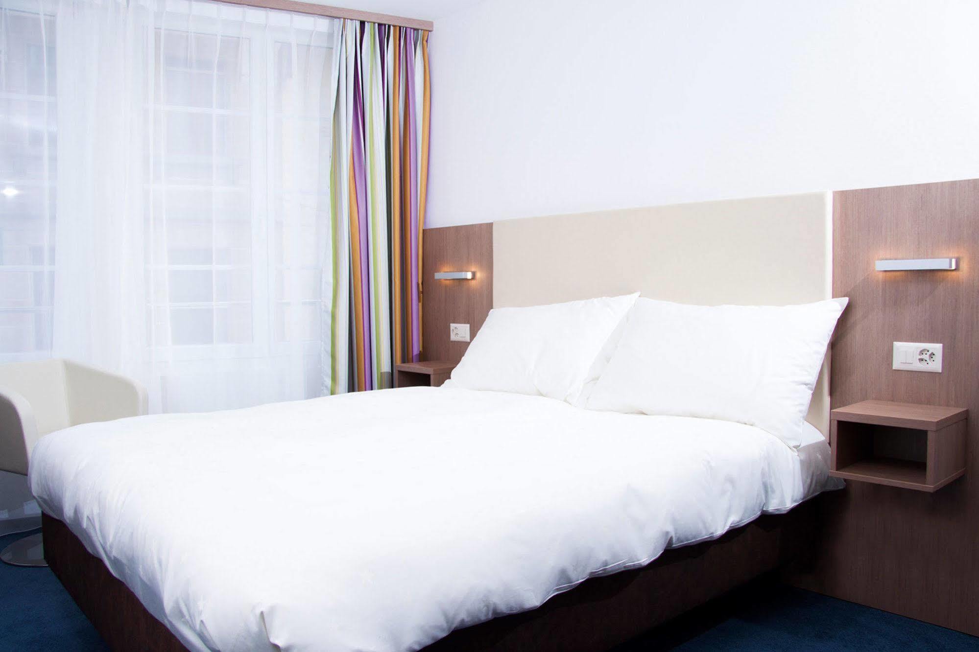 Hotel Du Nord Aigle Ngoại thất bức ảnh